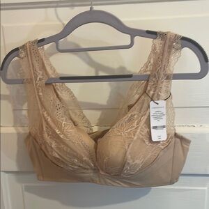 Elegant Lace Beige Bra 38B NWT